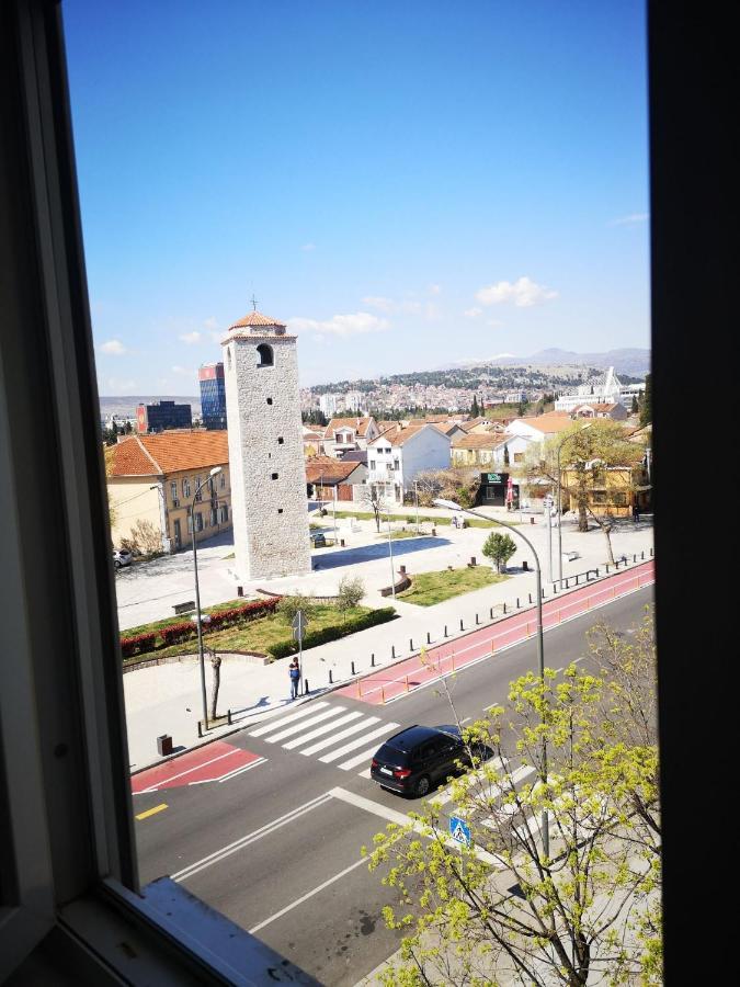 Clock Tower Apartments 포드고리차 외부 사진